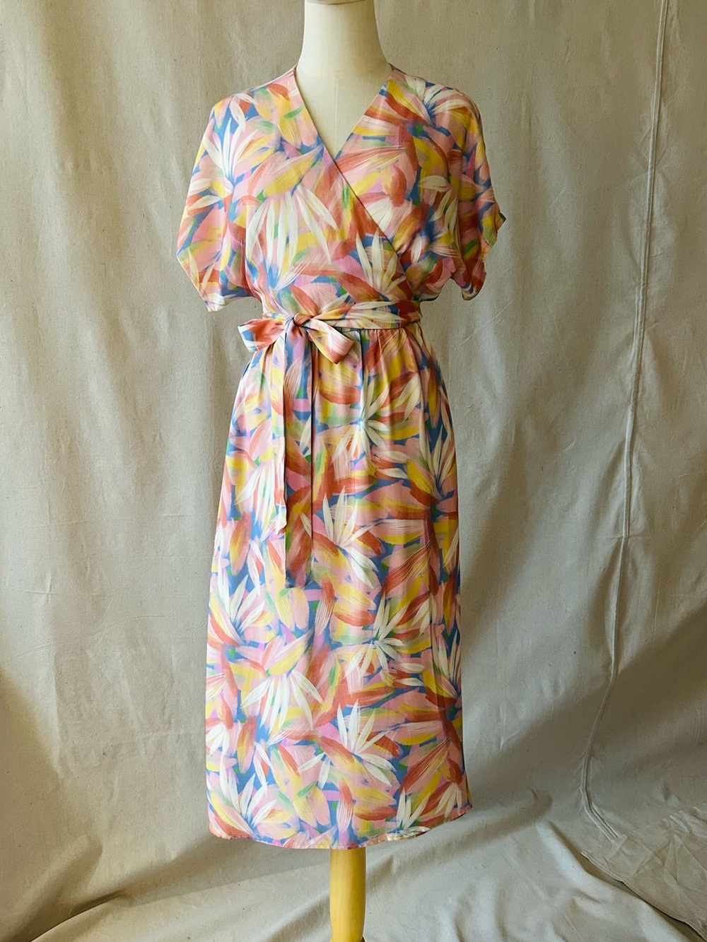 Annie50  Abstract print wrap dress